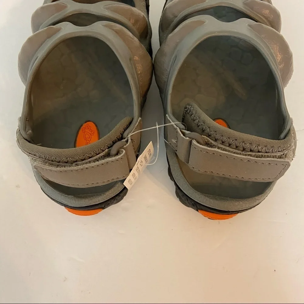 Sole Creatures Rhino Charging Grey Sandals Boys Size 8-9 NWT Outdoor Trail Water